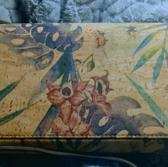 Designer Crossbody Utility - Picture 10 of 10